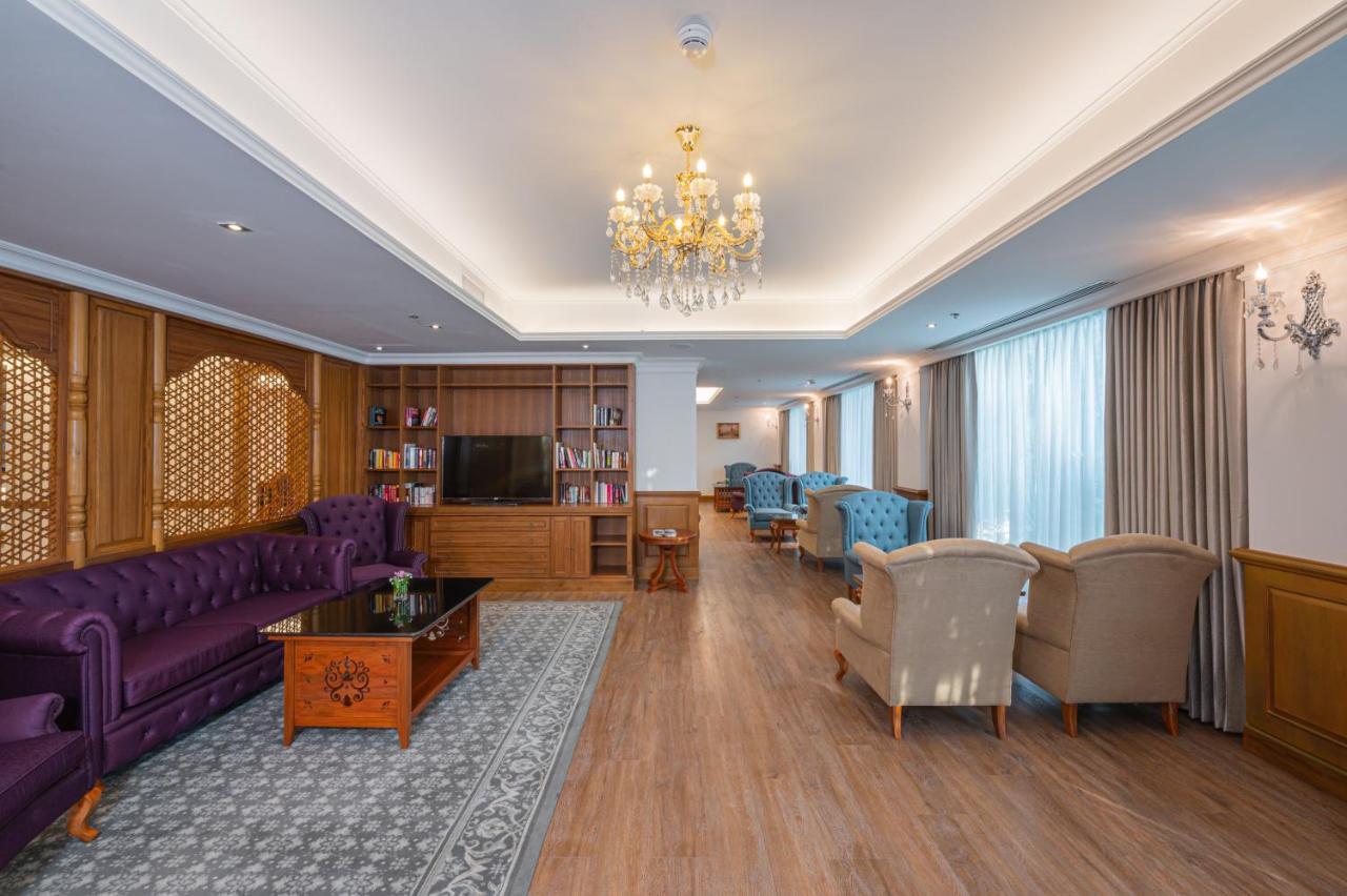 The Empress Premier Chiang Mai - Sha Extra Plus Exterior photo The lounge at the airport