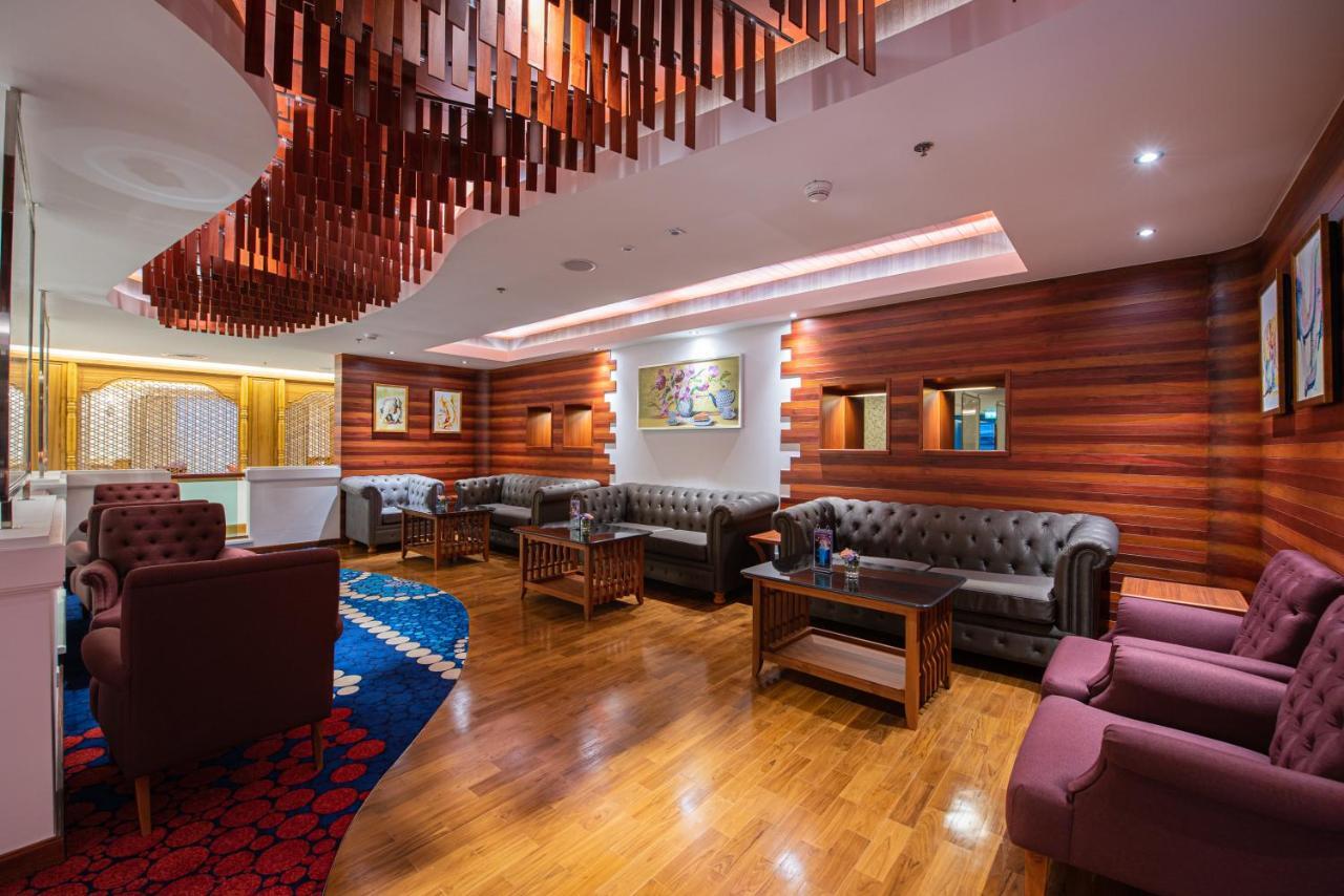 The Empress Premier Chiang Mai - Sha Extra Plus Exterior photo The lounge at the airport
