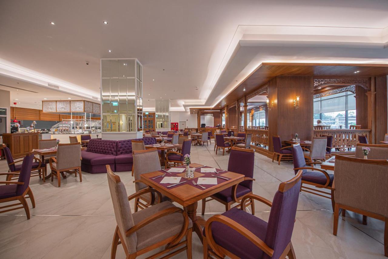 The Empress Premier Chiang Mai - Sha Extra Plus Exterior photo The restaurant
