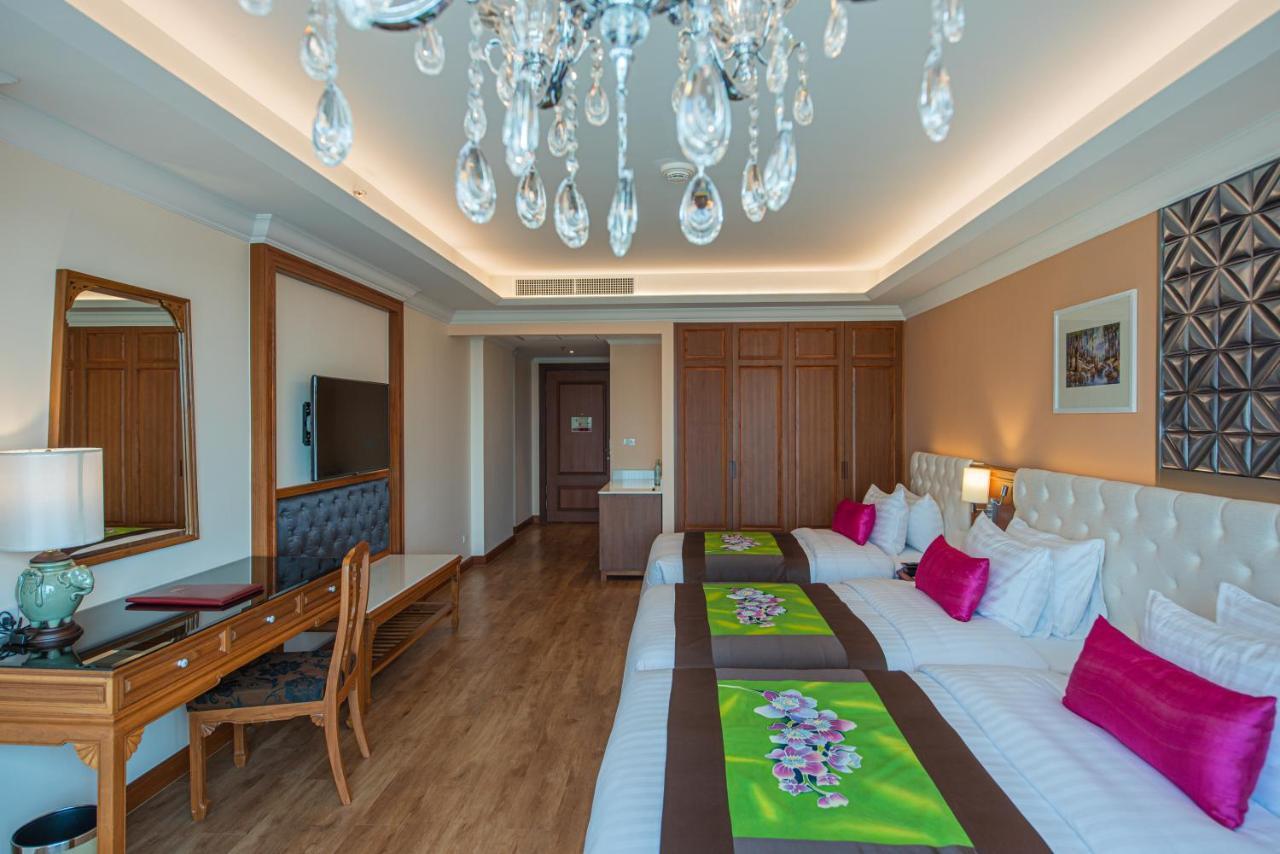 The Empress Premier Chiang Mai - Sha Extra Plus Exterior photo Deluxe Family Room
