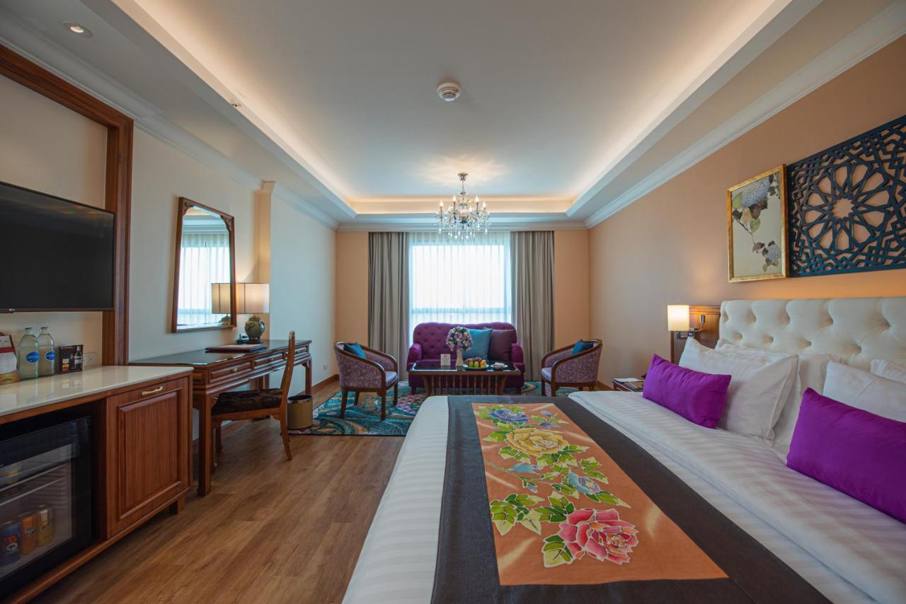 The Empress Premier Chiang Mai - Sha Extra Plus Exterior photo Deluxe Suite